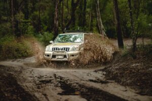 4wd in a muddy road